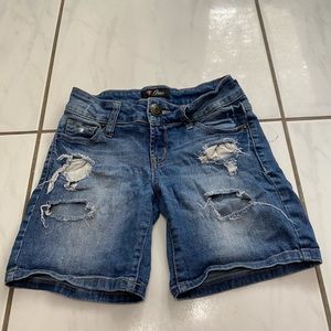 Guess distressed denim shorts mid length size 25